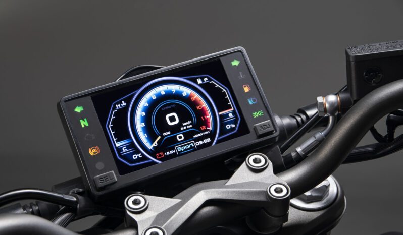 
								CF MOTO NK300 2023 – Excelente estado | 7.000 km completo									