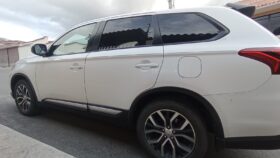 2017 Mitsubishi Outlander solo 16000km