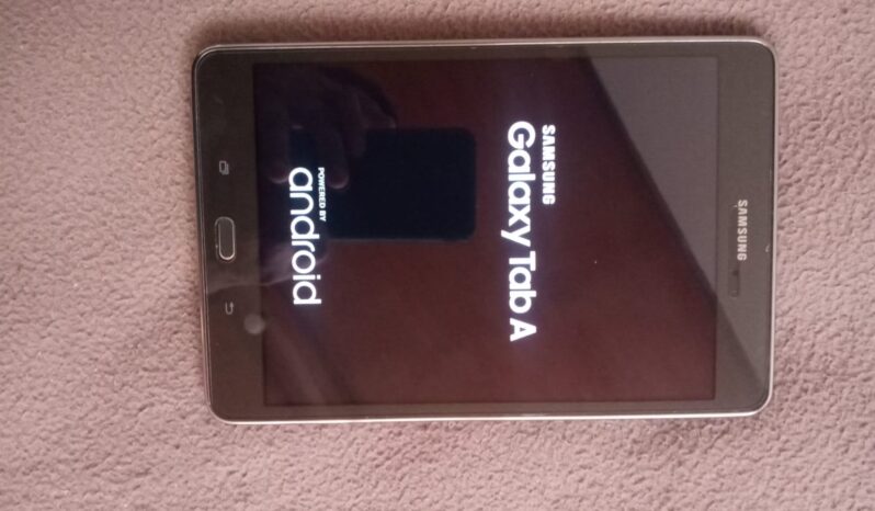 
								Galaxy Tab A 8″ nitida completo									