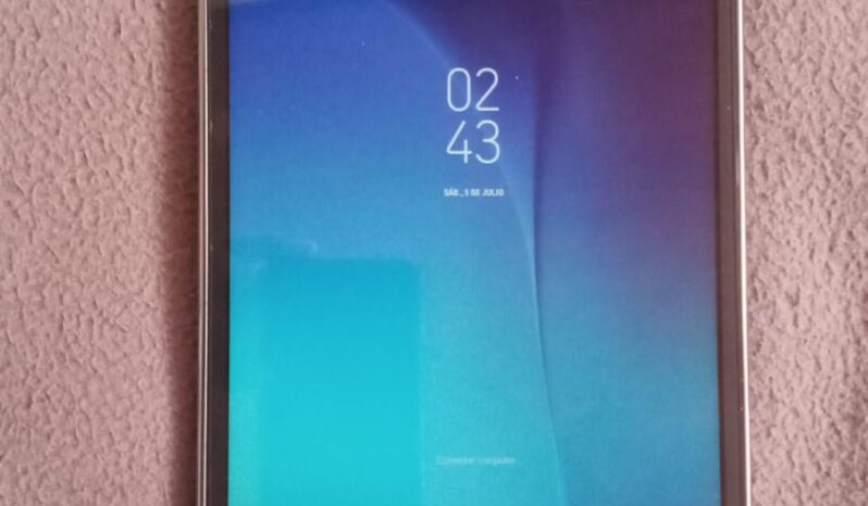 
								Galaxy Tab A 8″ nitida completo									